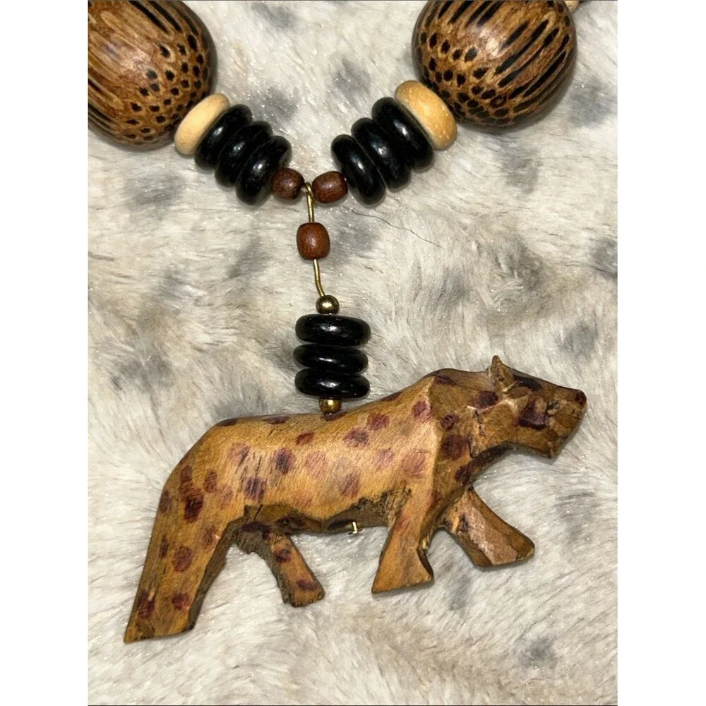 Handcrafted Vintage Wooden Animal Pendant Necklace - Women Jewelry EUC
